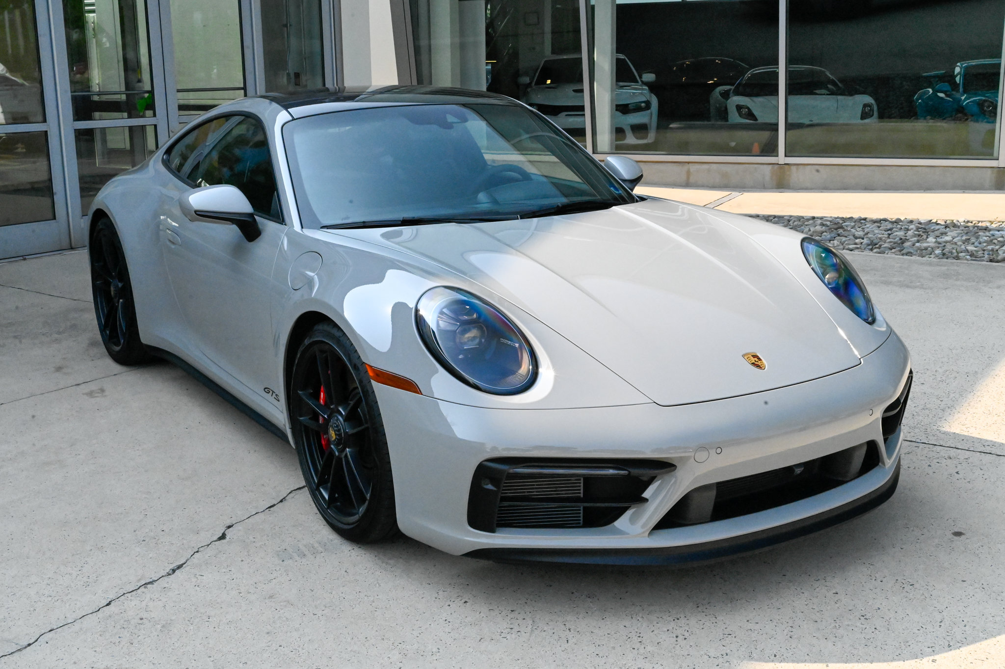 Used 2024 Porsche 911 Carrera GTS RWD image 3