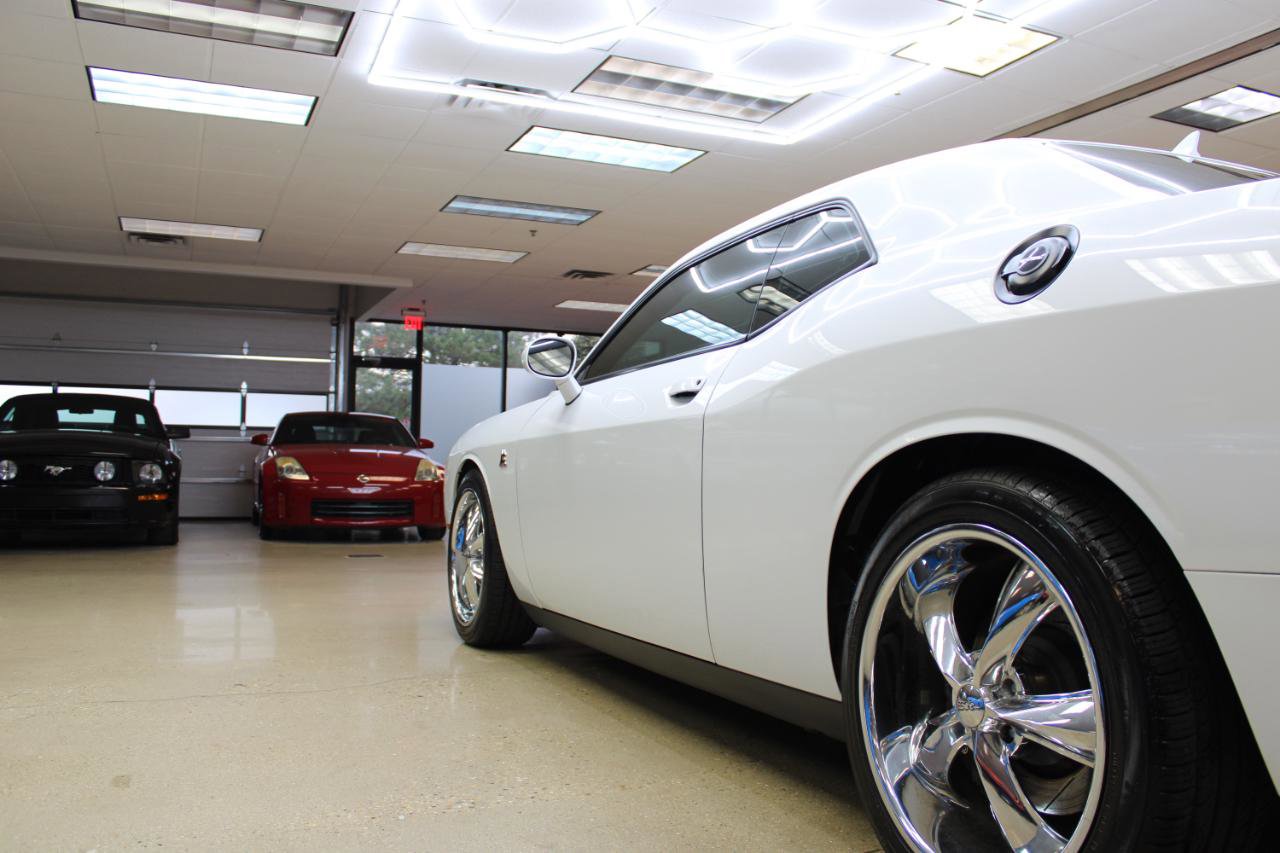 Used 2016 Dodge Challenger R/T Scat Pack w/ Leather Interior Group image 22