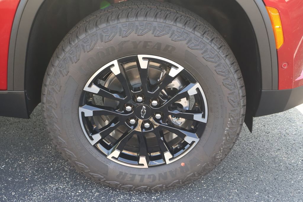 New 2026 Chevrolet Traverse Z71 w/ Enhanced Driving Package image 5