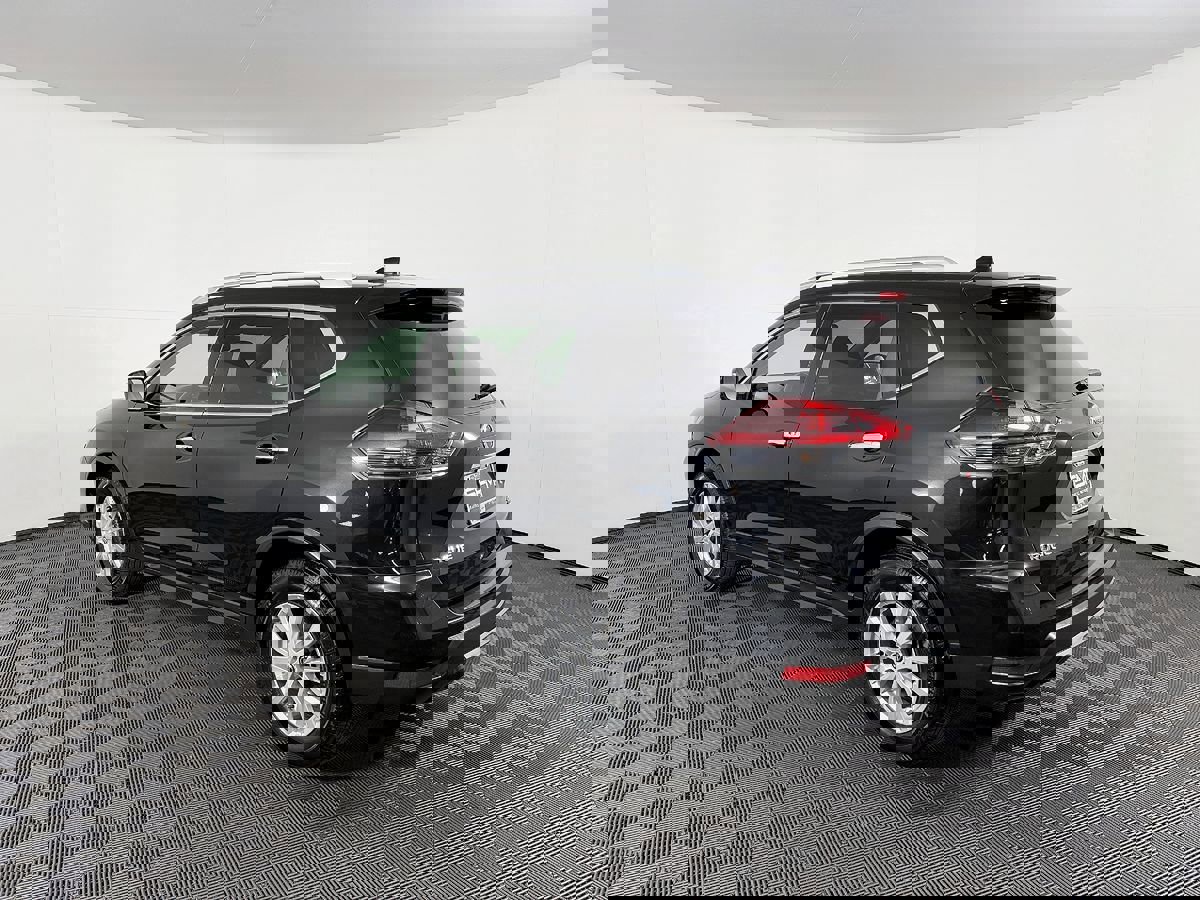 Used 2018 Nissan Rogue SV image 17