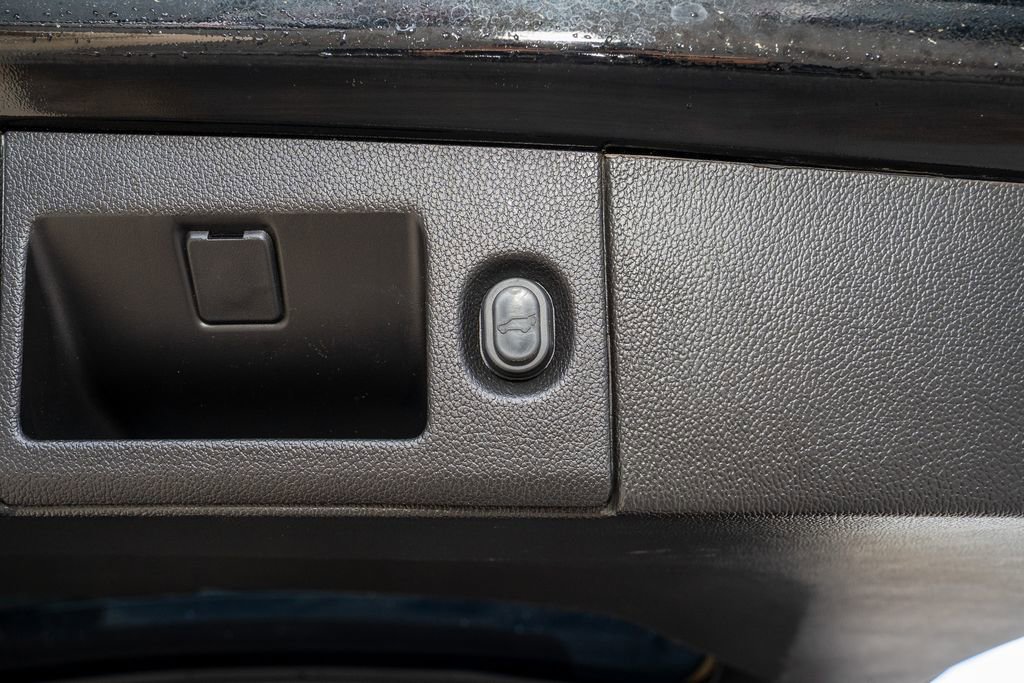 Used 2019 Chevrolet Tahoe Premier image 13