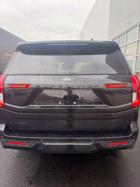 Used 2025 Ford Expedition Platinum w/ Stealth Performance Package AWD/4WD image 12
