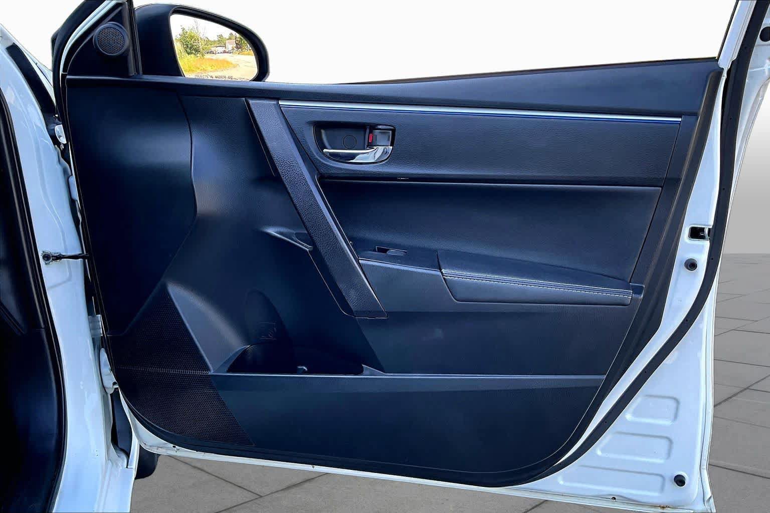 Used 2015 Toyota Corolla S FWD image 23