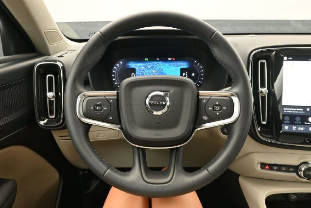 Used 2026 Volvo XC40 B5 Plus AWD/4WD image 23