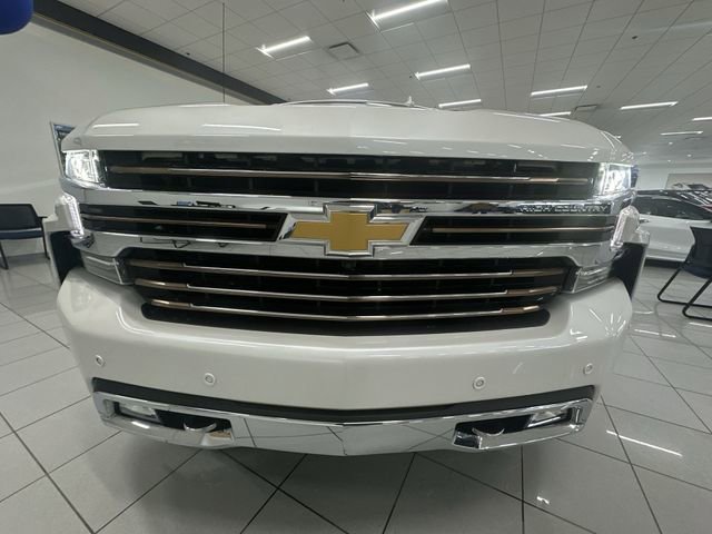 Used 2022 Chevrolet Silverado 1500 High Country w/ Technology Package AWD/4WD image 34