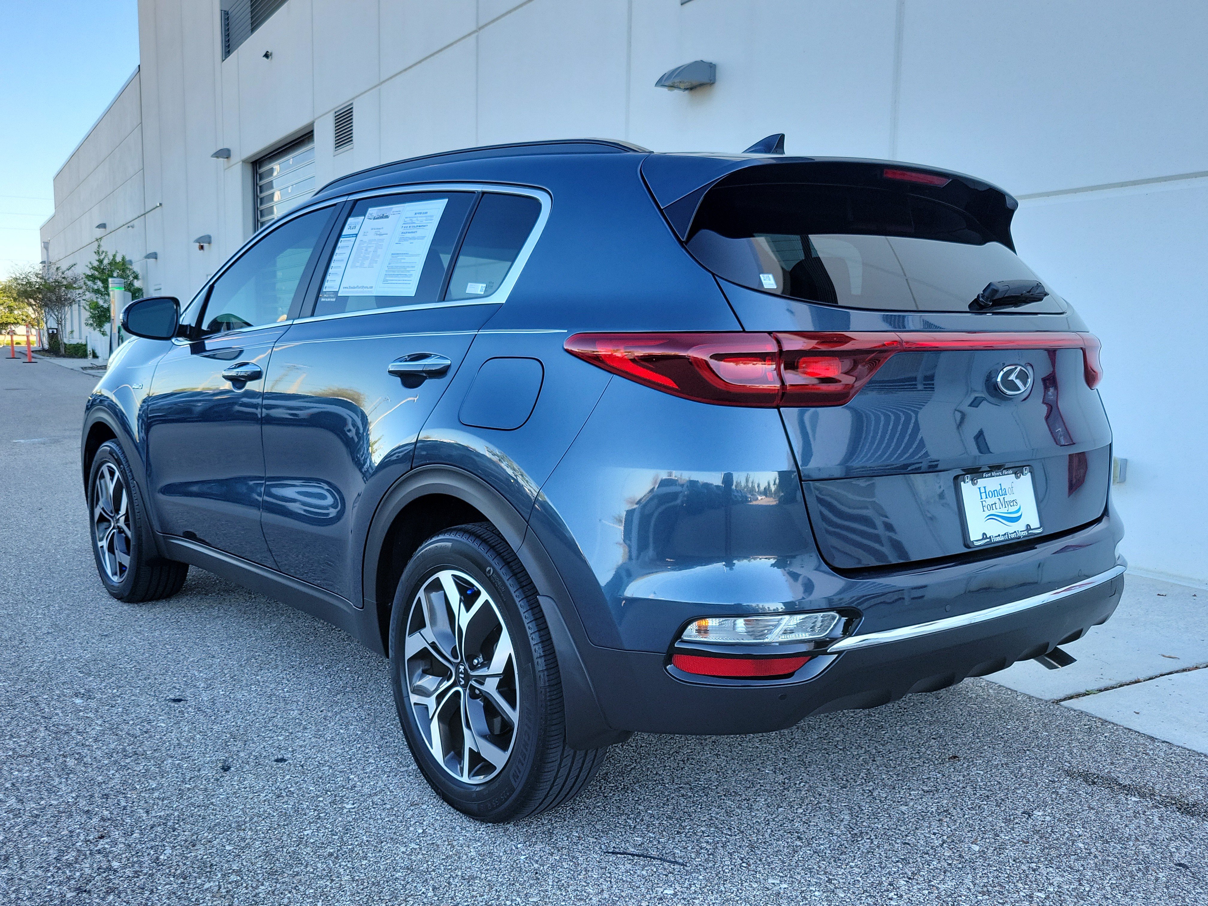 Used 2022 Kia Sportage EX w/ EX Technology Package AWD/4WD image 4
