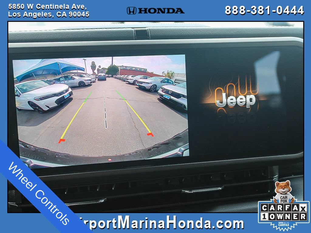 Used 2025 Jeep Wrangler Unlimited Rubicon AWD/4WD image 8