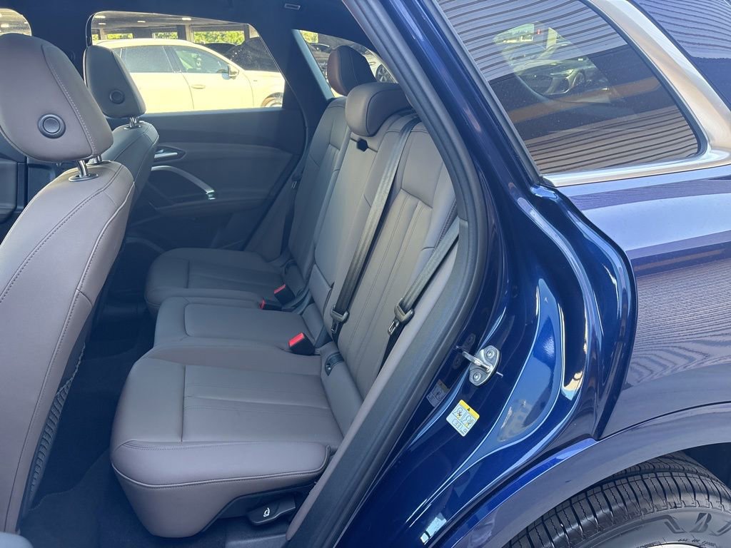 Used 2025 Audi Q5 Premium w/ Convenience Package AWD/4WD image 14