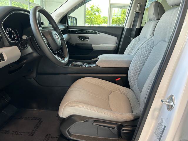 Used 2023 Honda Pilot LX image 15