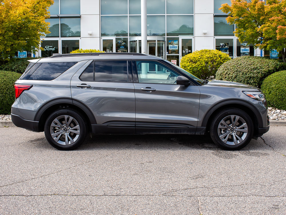 Used 2026 Ford Explorer Active w/ Active Comfort Package AWD/4WD image 1