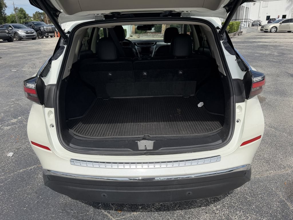 Used 2023 Nissan Murano SL w/ SL Moonroof Package FWD image 13