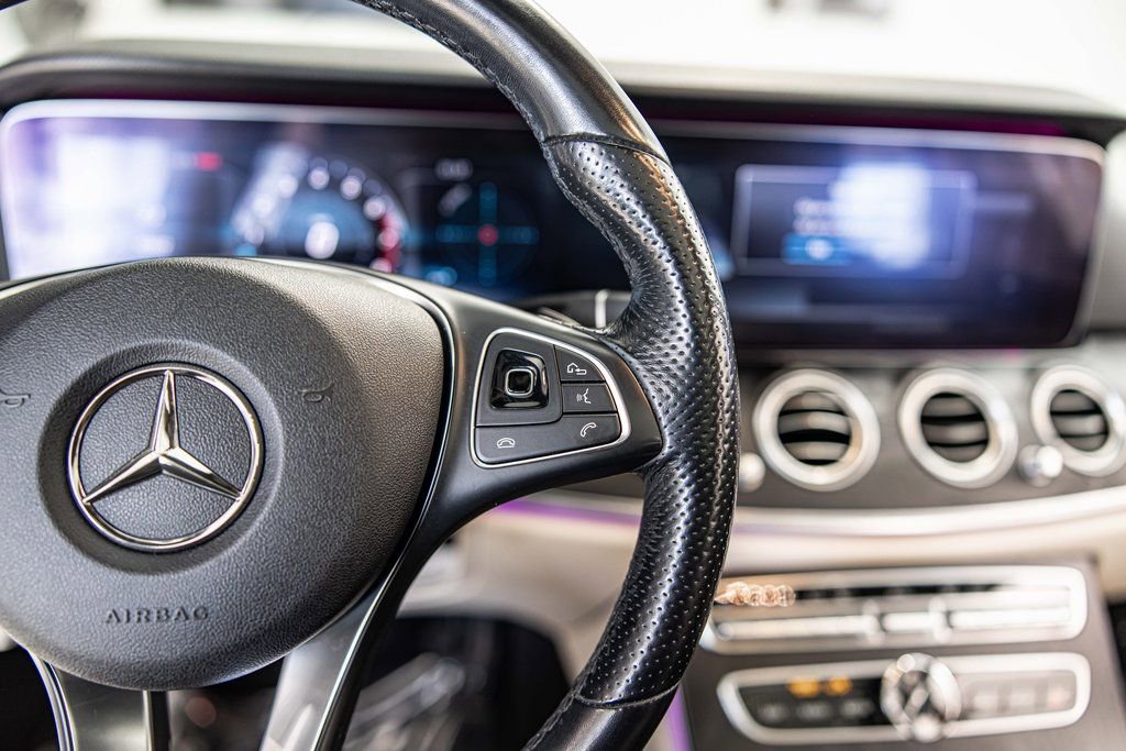 Used 2018 Mercedes-Benz E 400 4MATIC Sedan image 26