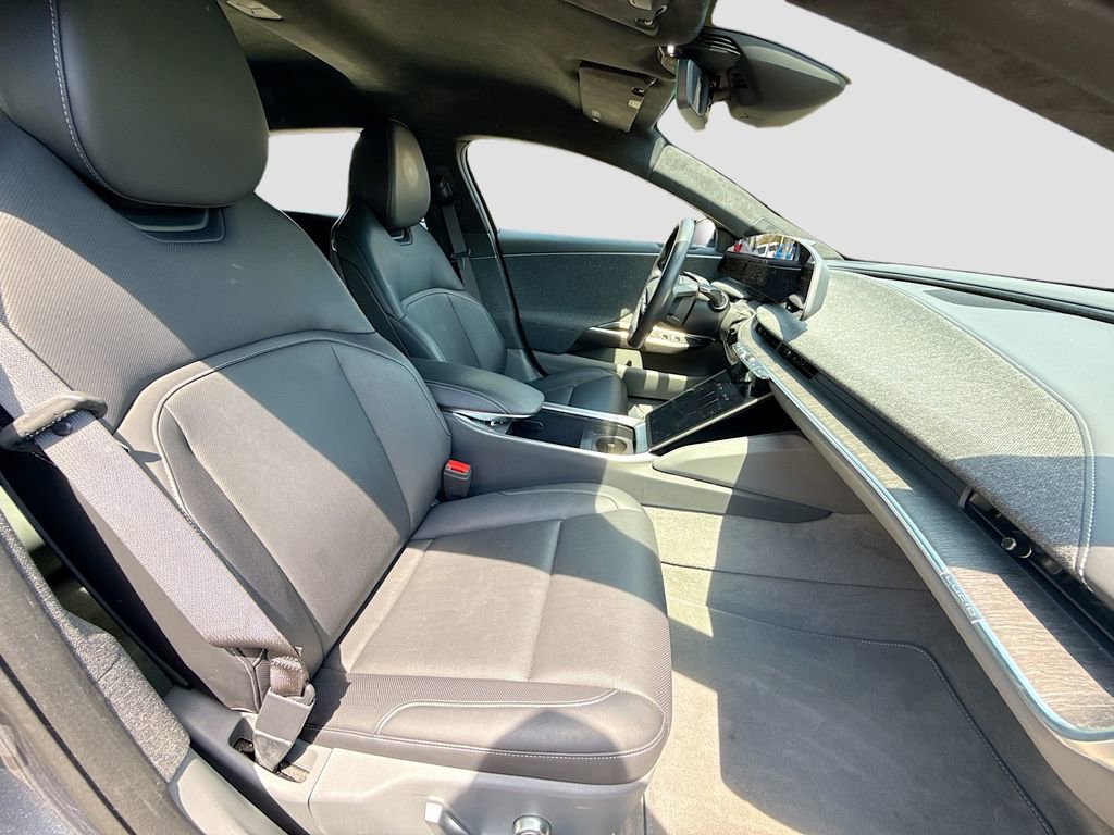 Used 2024 Lucid Air Touring image 28