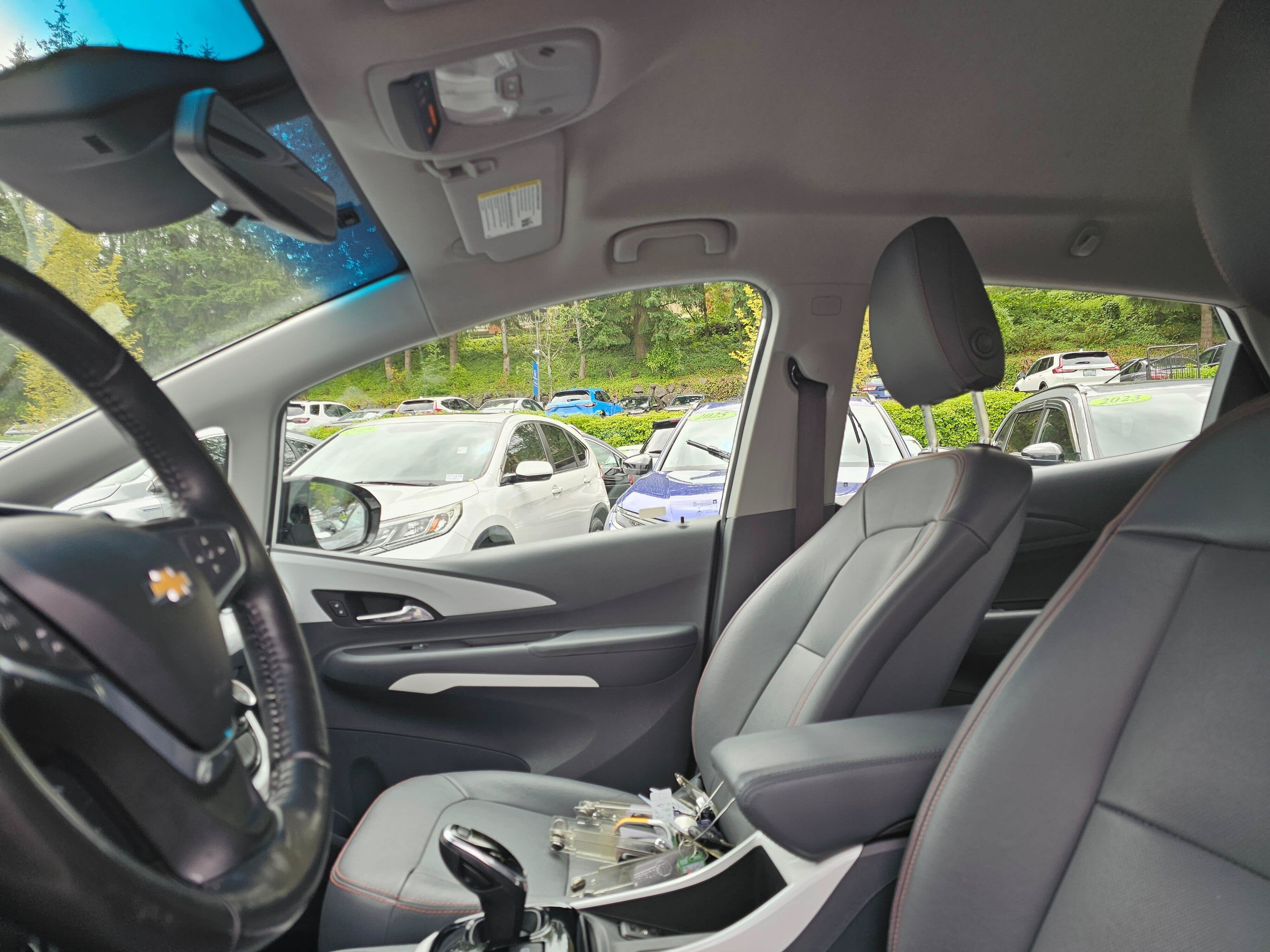 Used 2019 Chevrolet Bolt Premier w/ Infotainment Package FWD image 21