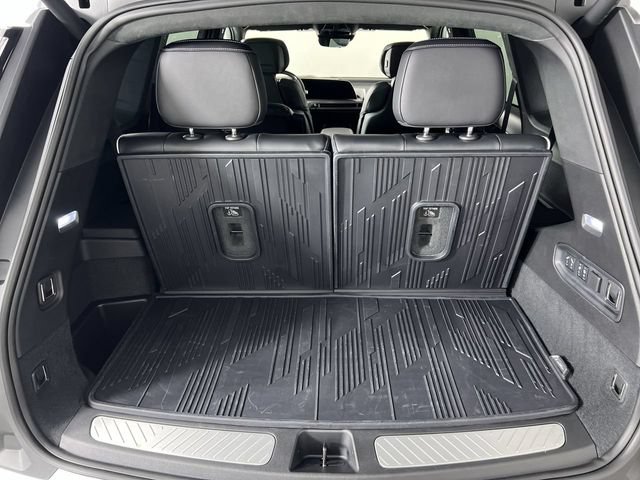 Used 2026 Cadillac Vistiq Platinum w/ LPO, Floor Liner Package AWD/4WD image 26