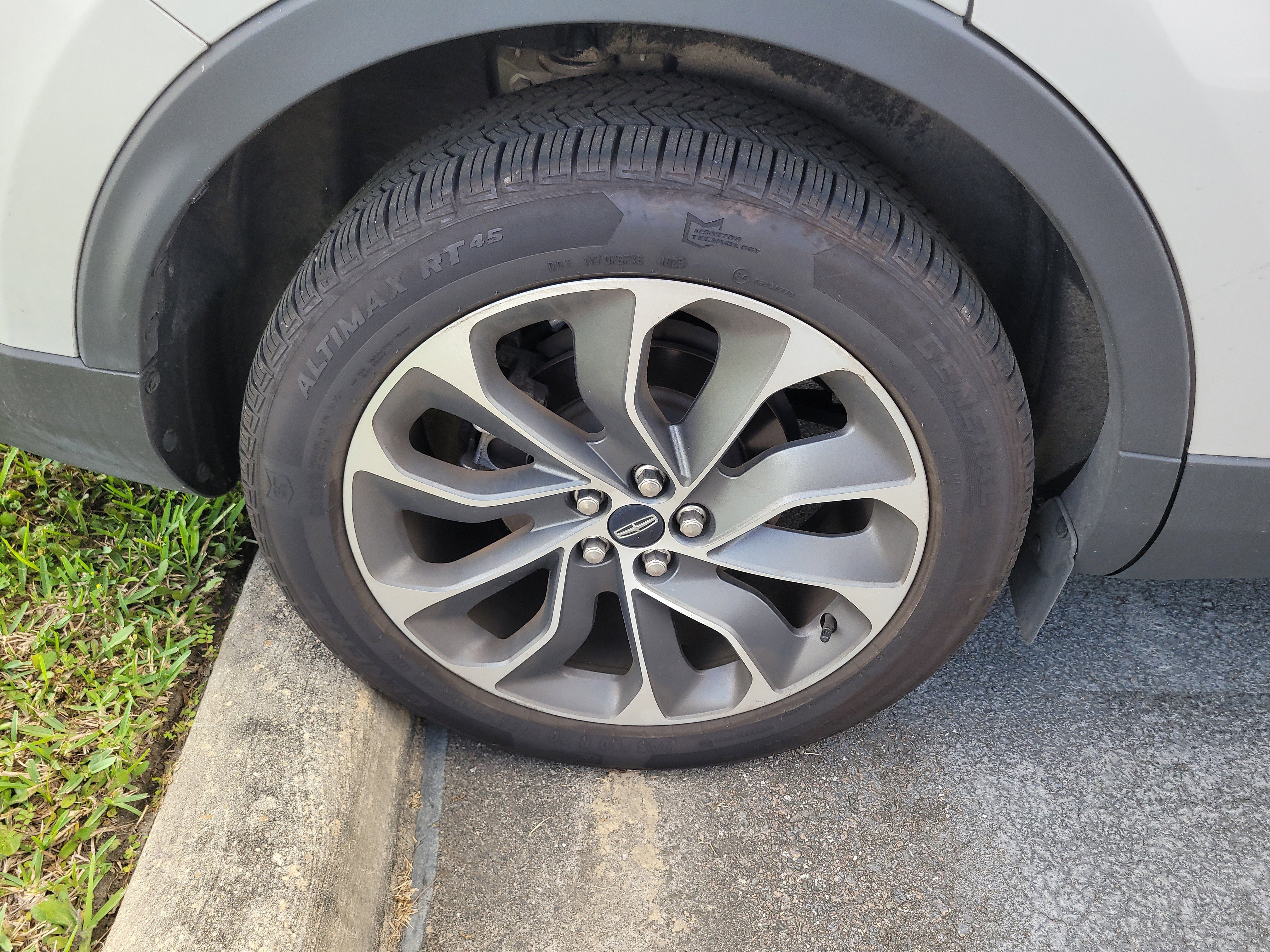 Used 2022 Lincoln Nautilus Reserve w/ Luxury Package image 7