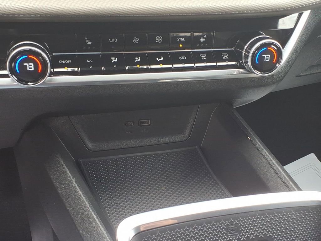 Certified 2025 Chevrolet Equinox LT w/ Convenience Package II image 20