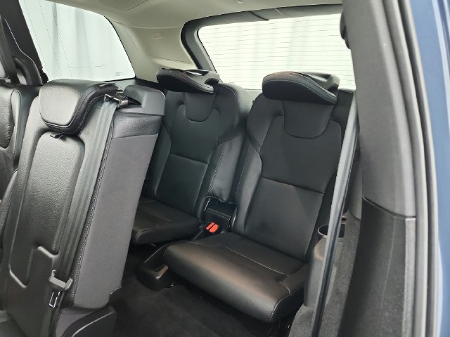 Used 2025 Volvo XC90 B5 Plus w/ Protection Package Premier AWD/4WD image 34