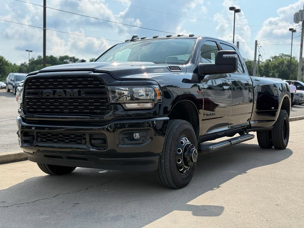 Used 2024 RAM 3500 Big Horn w/ Night Edition AWD/4WD image 2