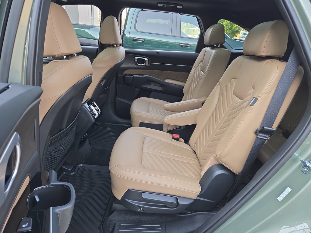 Used 2024 Kia Sorento SX Prestige w/ Olive Brown Leather Package AWD/4WD image 15