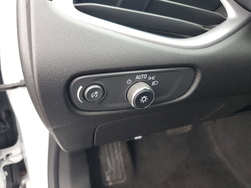 Used 2024 Chevrolet Malibu LT image 22