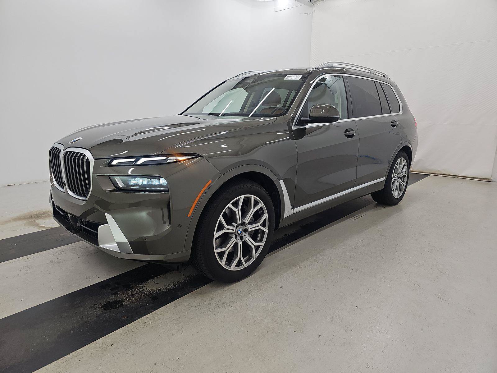 Used 2026 BMW X7 xDrive40i AWD/4WD image 2