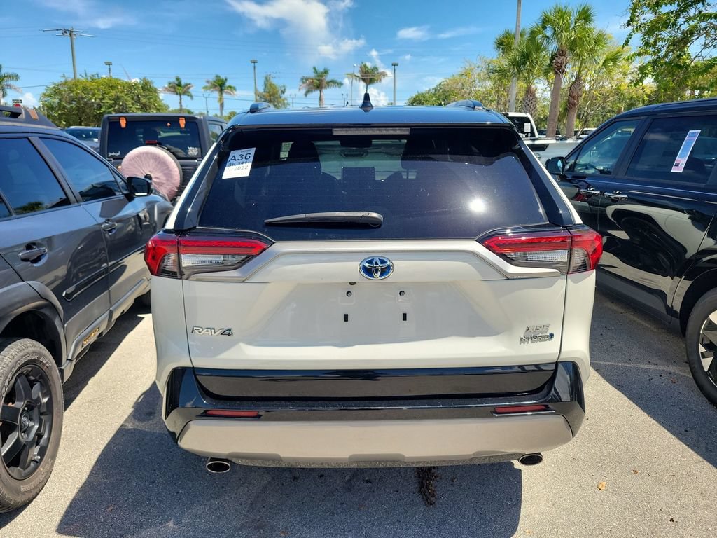 Certified 2022 Toyota RAV4 XSE AWD/4WD image 5