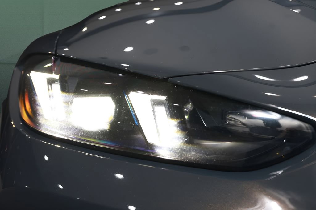 Used 2025 BMW M4 Coupe w/ Executive Package image 35