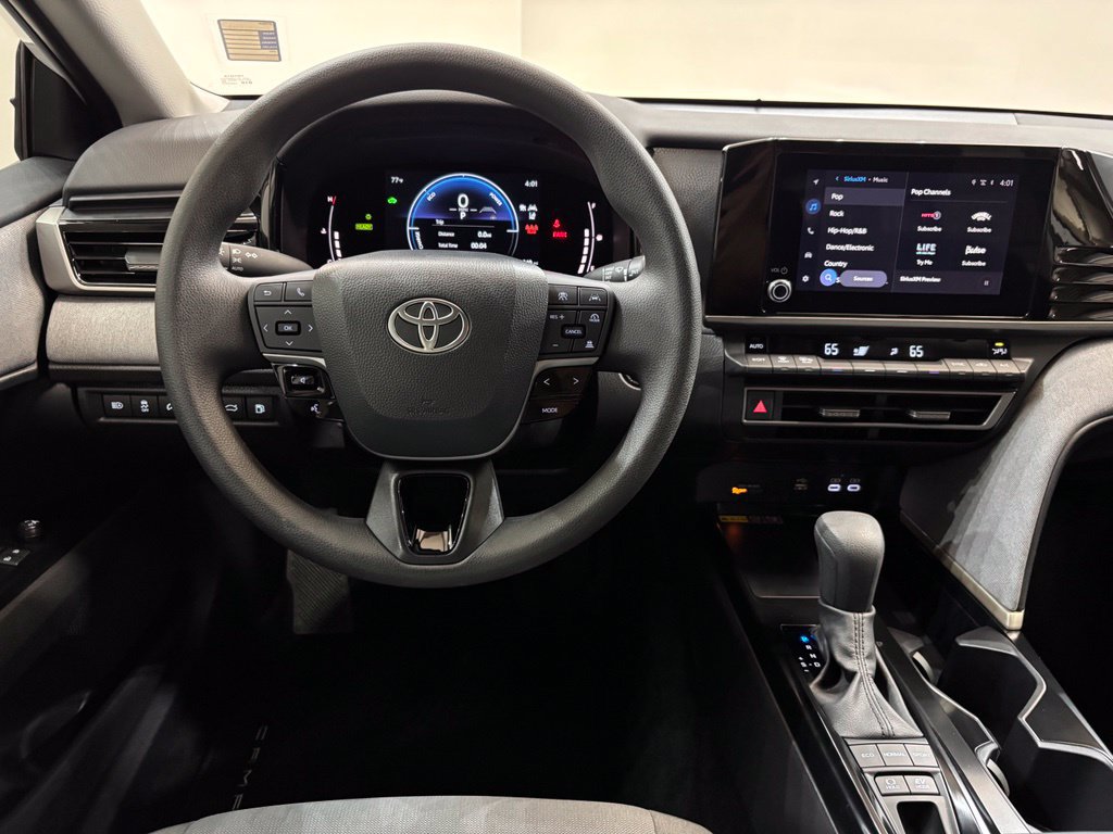 Used 2025 Toyota Camry LE FWD image 21