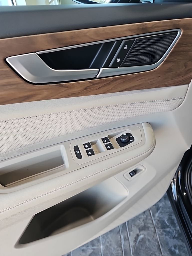 New 2026 Volkswagen Atlas SE image 29