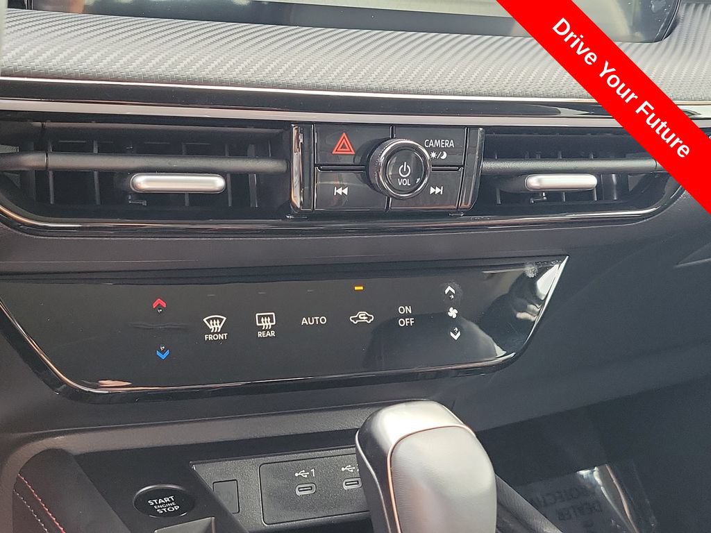 Used 2025 Nissan Kicks SR AWD/4WD image 12