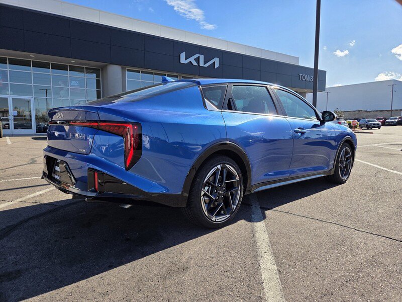New 2025 Kia K4 GT-Line w/ GT-Line Sunroof Package image 3