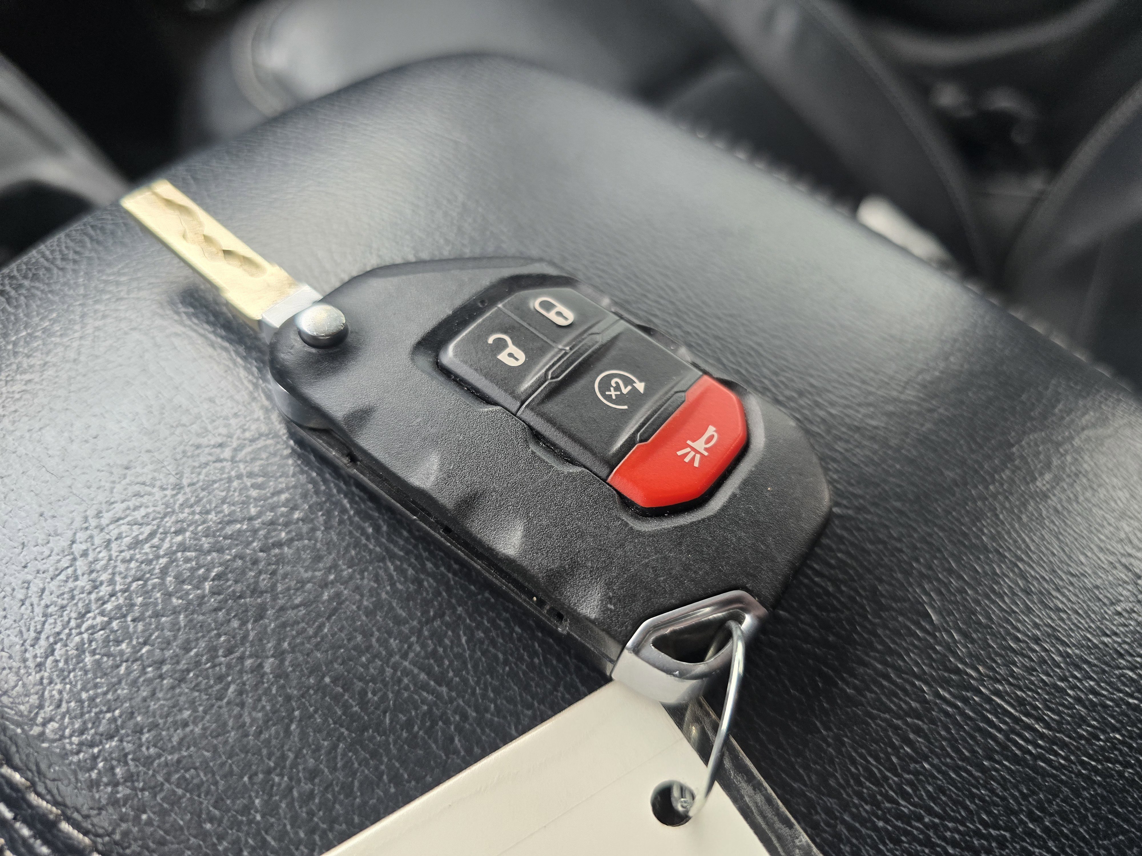 Used 2018 Jeep Wrangler Unlimited Sahara image 32