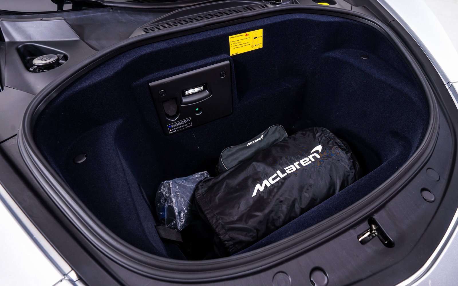 Used 2023 McLaren Artura image 20
