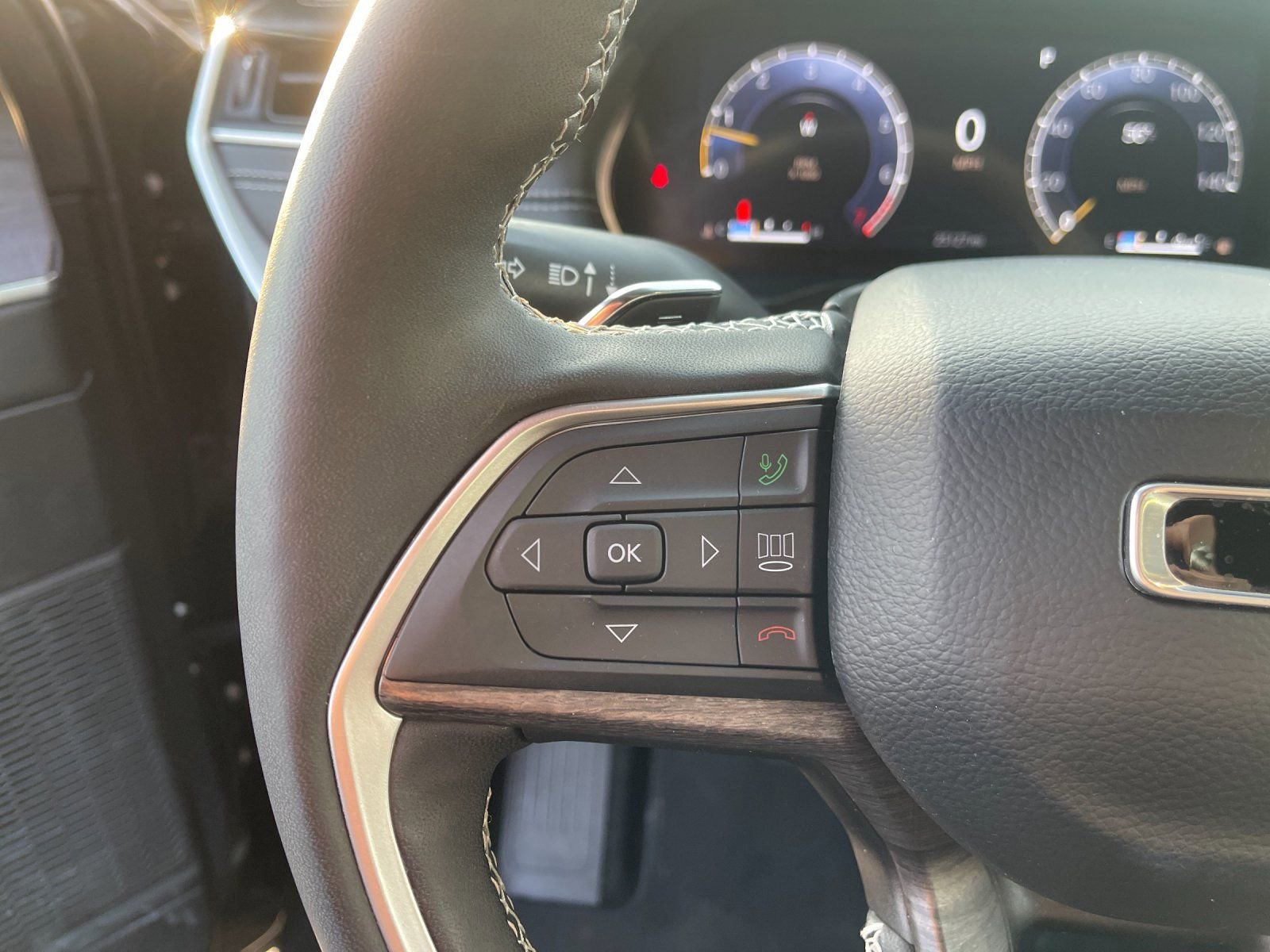 Used 2024 Jeep Grand Cherokee Limited w/ Trailer Tow Package image 27