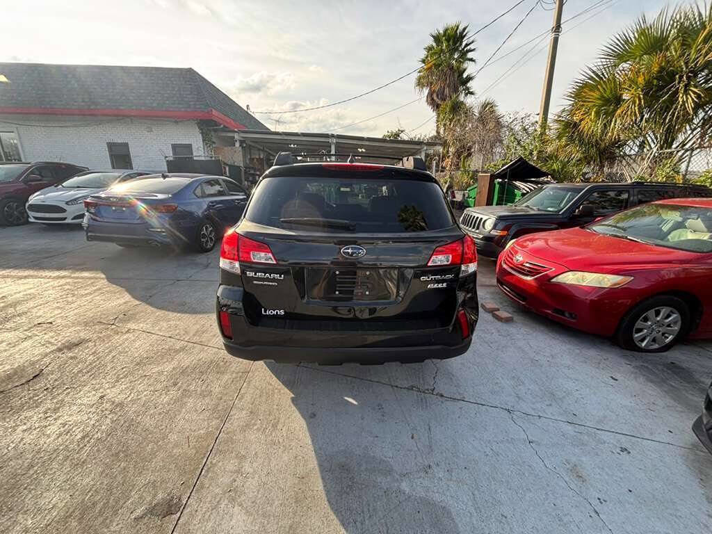 Used 2013 Subaru Outback 2.5i Limited w/ Moonroof Pkg image 11