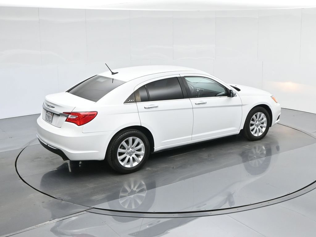 Used 2014 Chrysler 200 Limited image 41