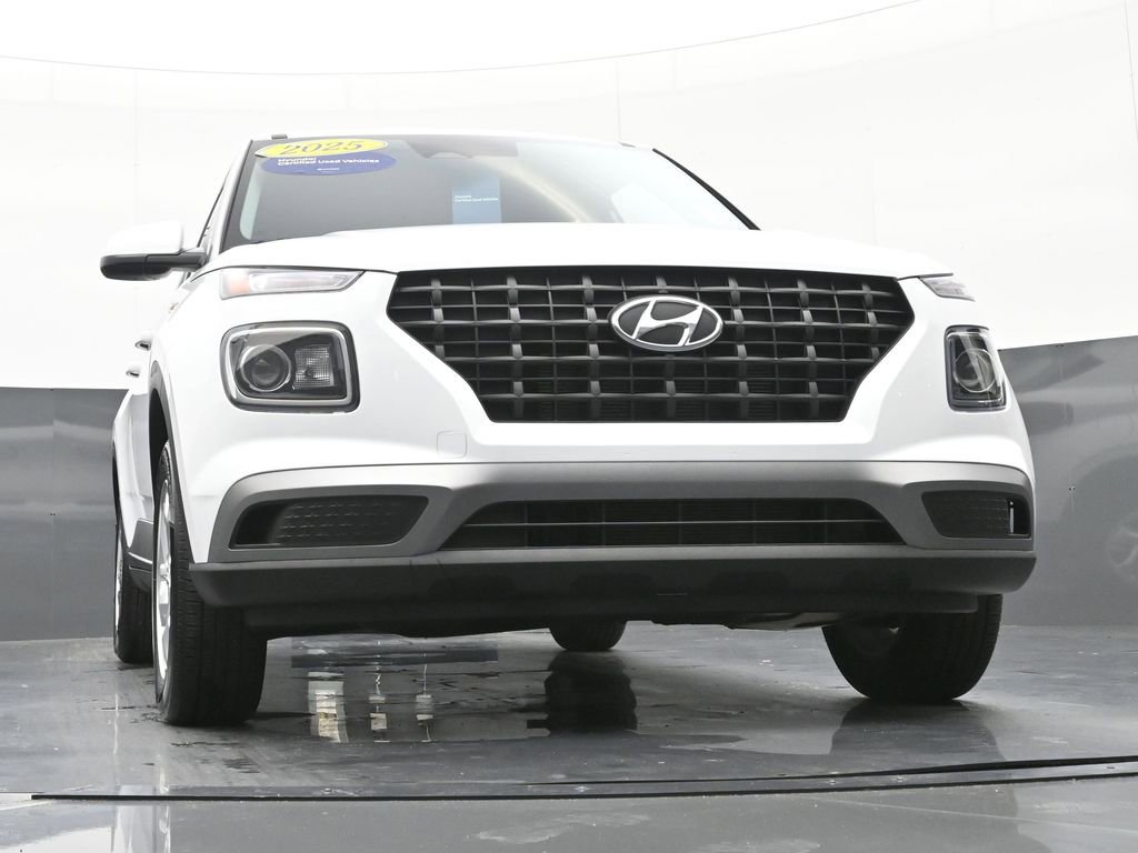 Certified 2025 Hyundai Venue SE image 39