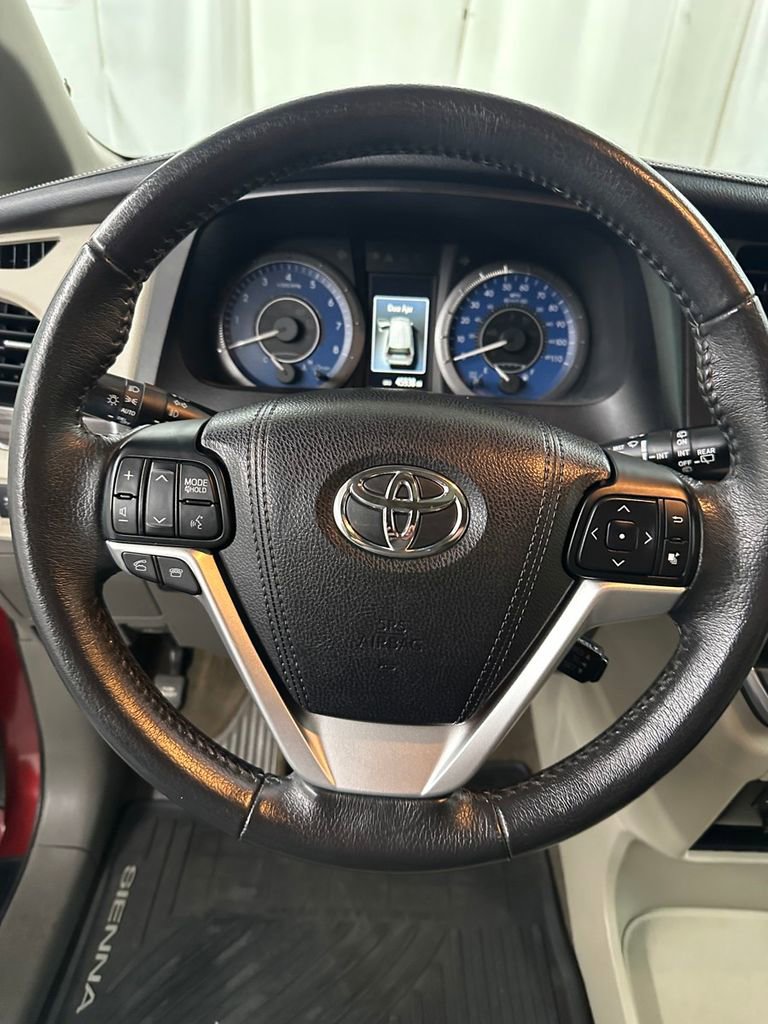 Used 2016 Toyota Sienna XLE w/ Outdoor Package image 15