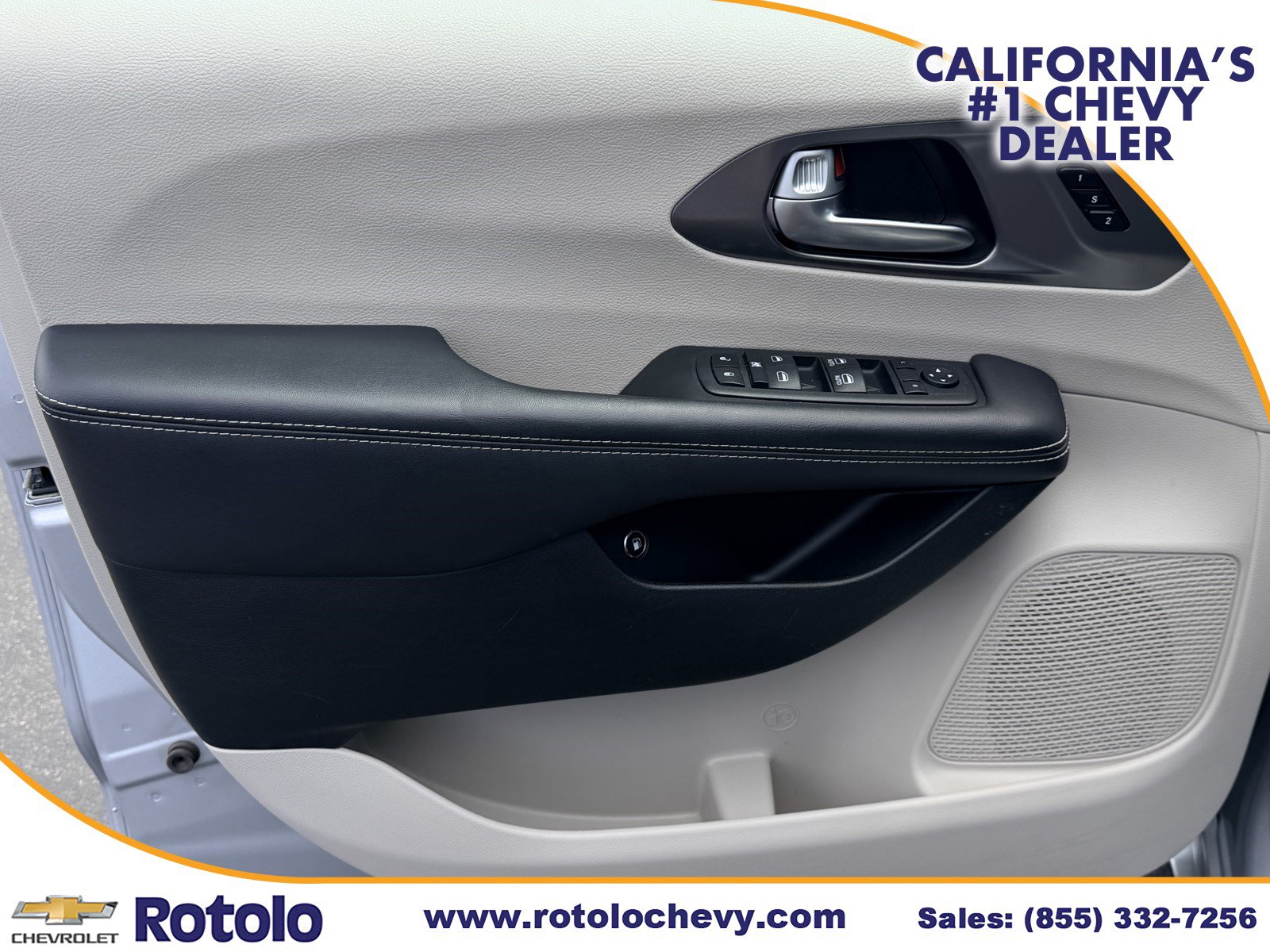 Used 2023 Chrysler Pacifica Touring-L FWD image 21