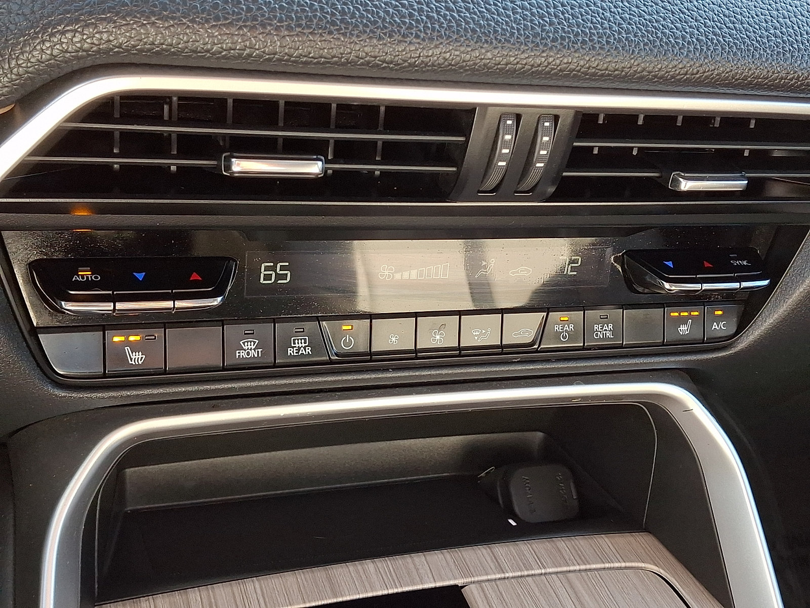 Certified 2024 MAZDA CX-90 Plug-In Hybrid w/ Premium Pkg AWD/4WD image 19