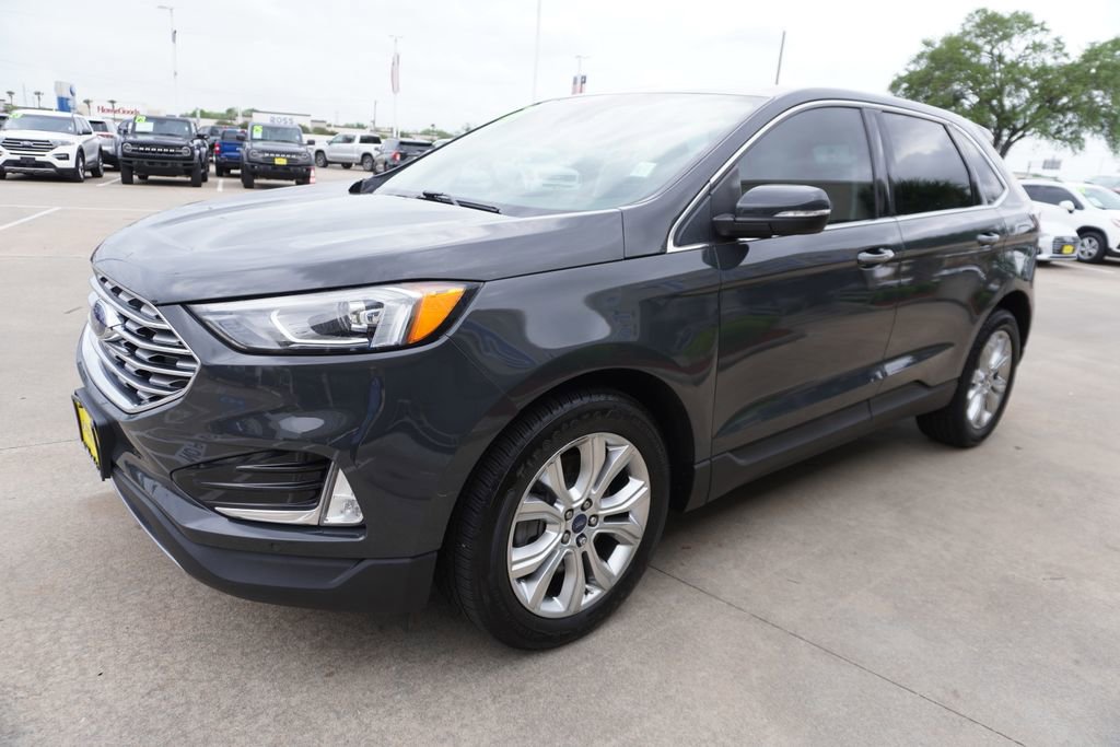 Used 2021 Ford Edge Titanium image 3