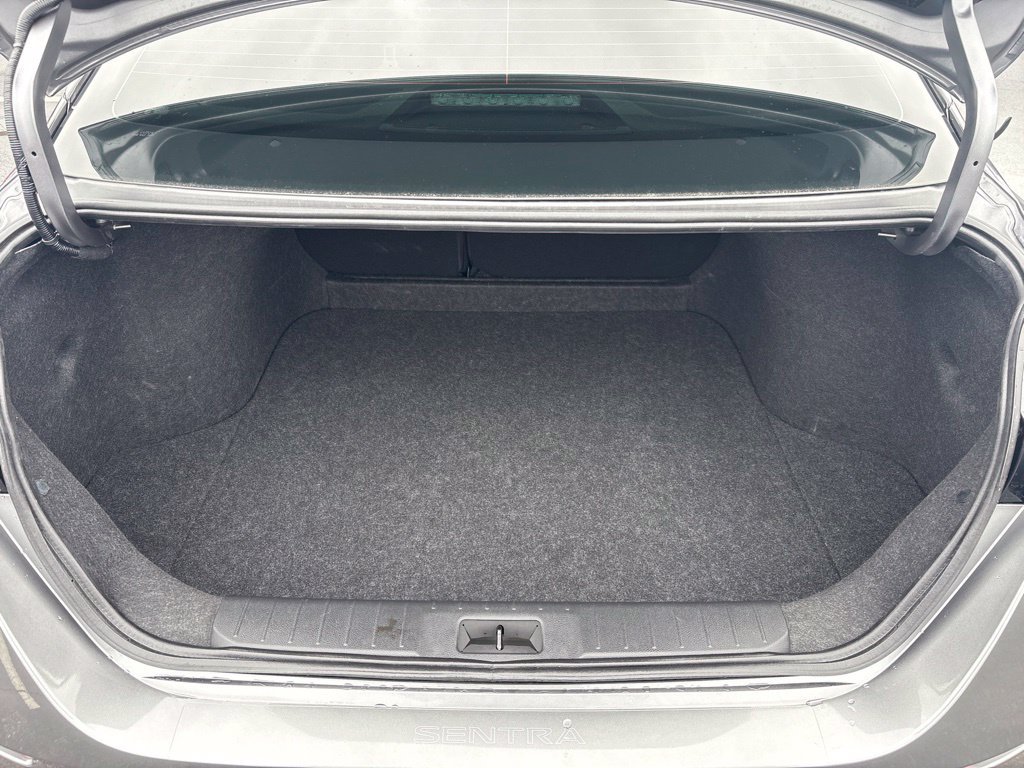 Used 2023 Nissan Sentra SR w/ Electronics Package FWD image 21