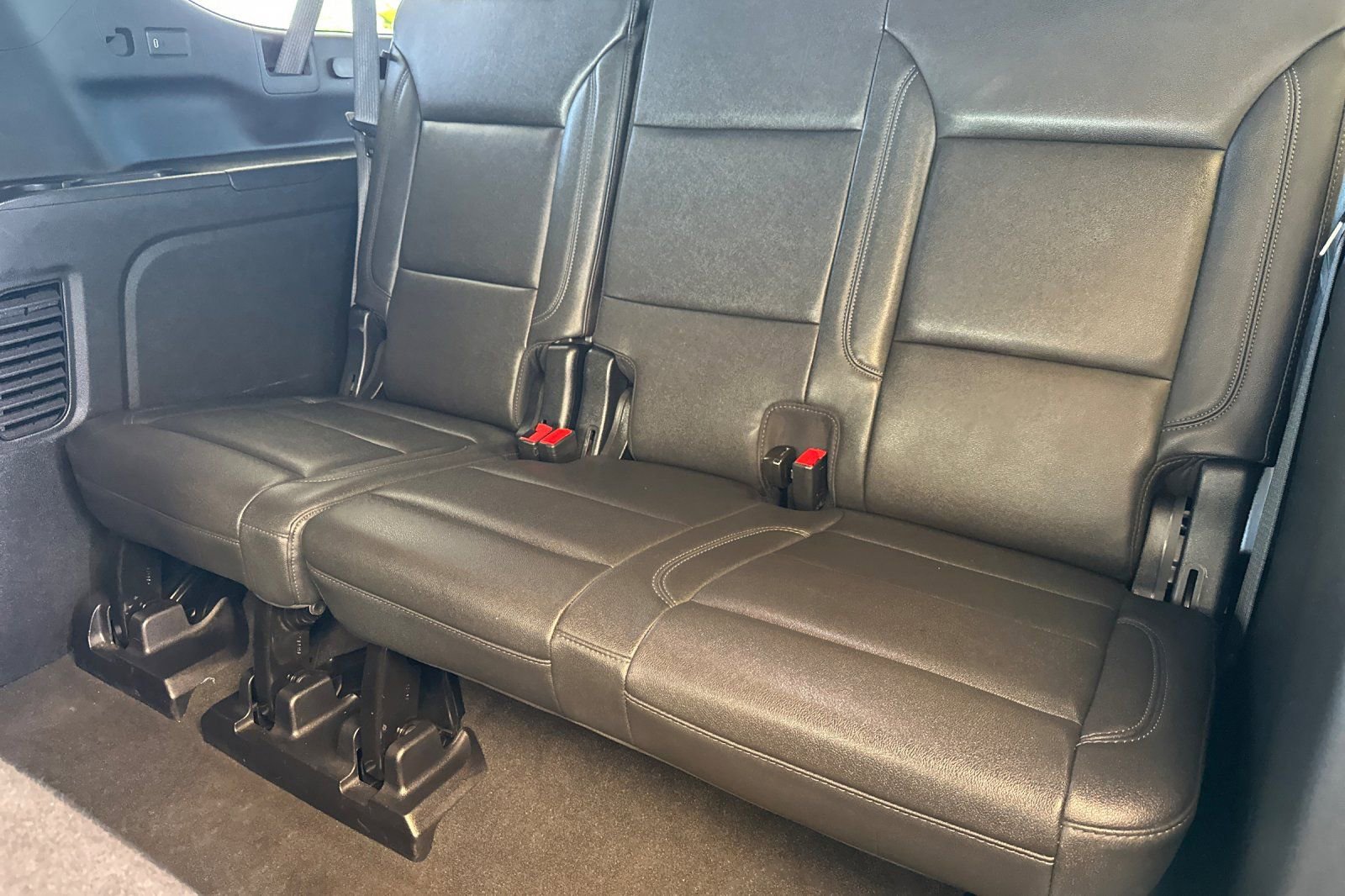 Used 2025 Chevrolet Suburban Z71 AWD/4WD image 15