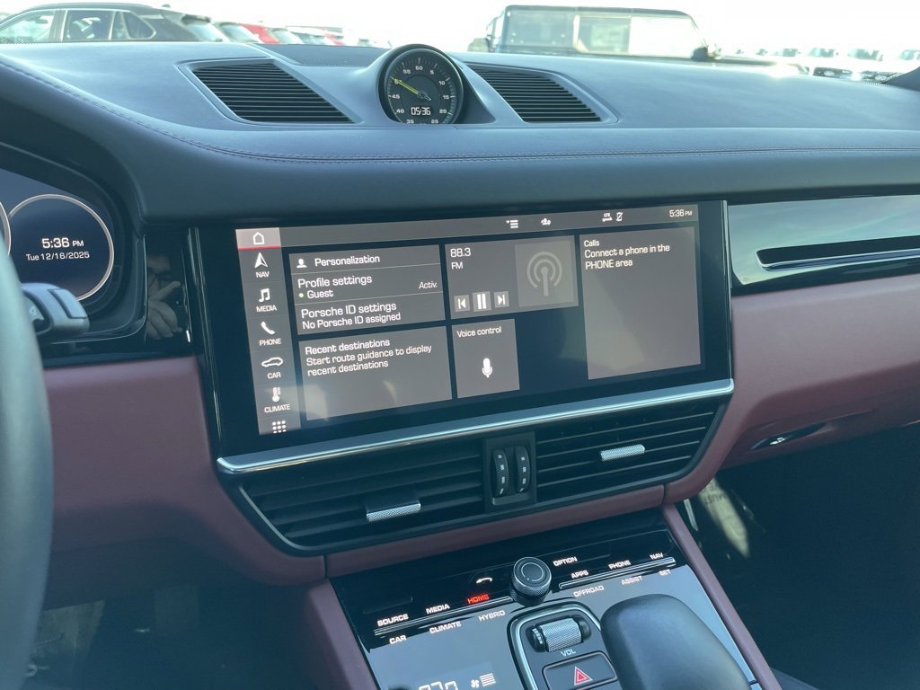 Used 2021 Porsche Cayenne Base image 10