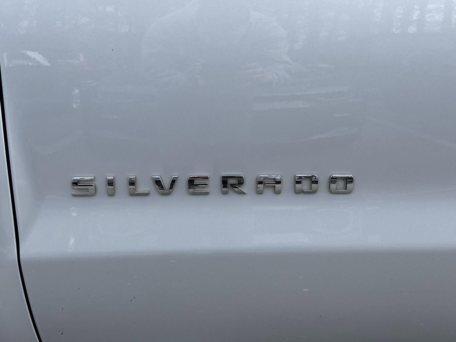 Used 2018 Chevrolet Silverado 1500 Custom w/ Custom Convenience Package RWD image 14