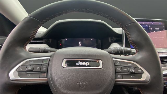 Used 2022 Jeep Compass Limited w/ Elite Group AWD/4WD image 16