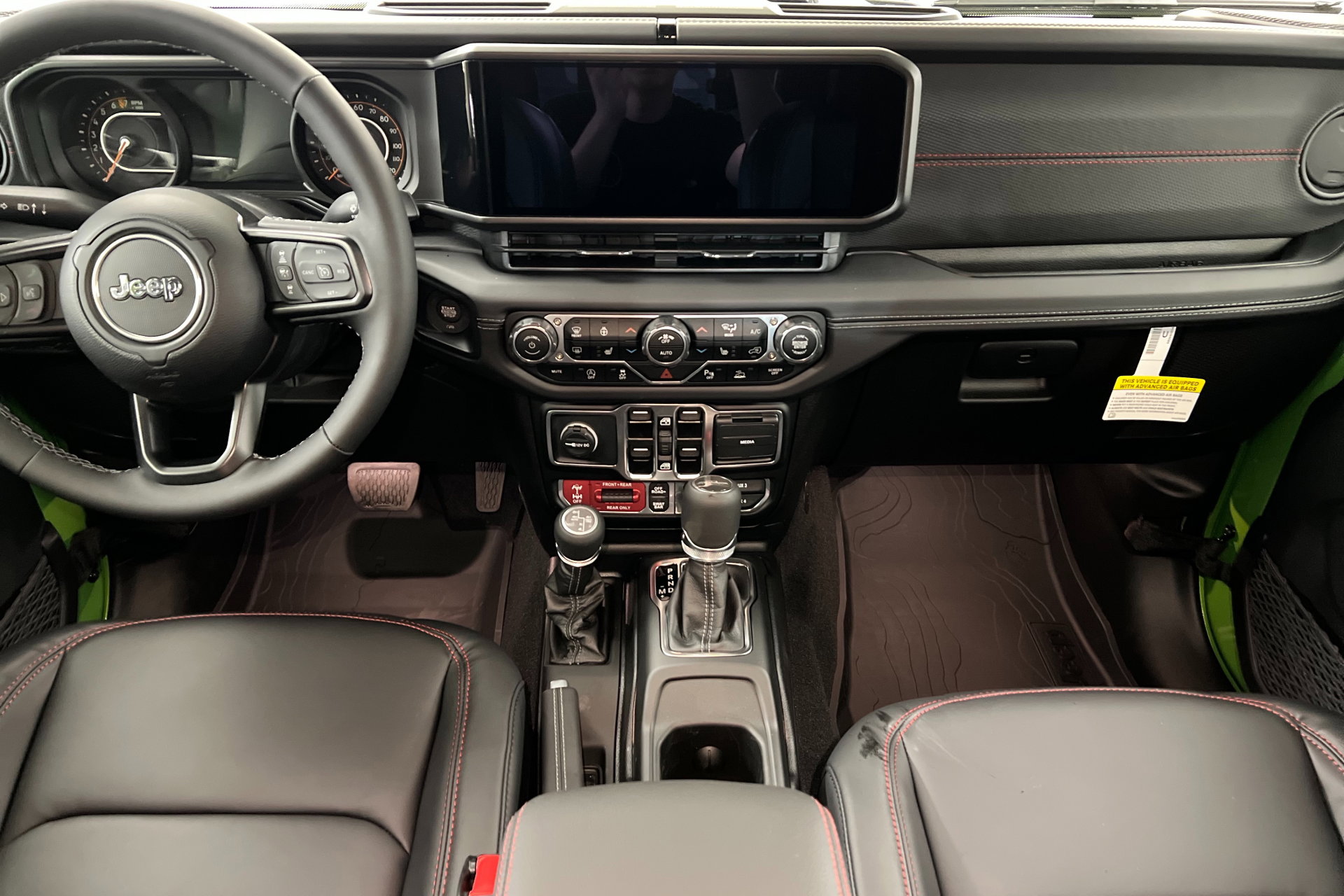 New 2025 Jeep Gladiator Rubicon AWD/4WD image 13