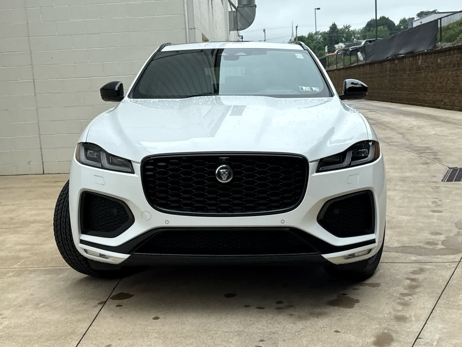 New 2026 Jaguar F-PACE R-Dynamic S image 2