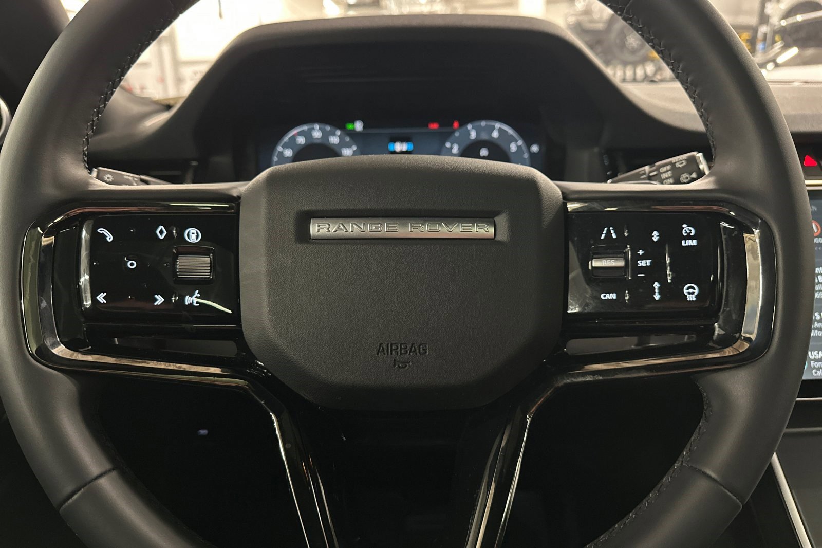 Used 2026 Land Rover Range Rover Evoque S image 18